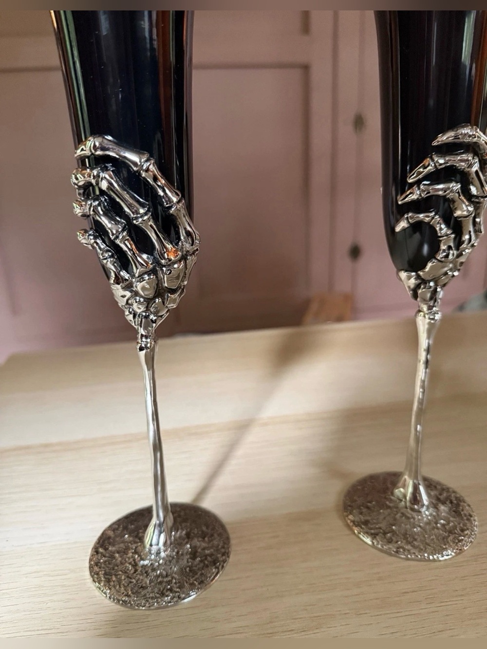 POTTERY BARN Skeleton Hand Black Champagne Flute Bar SET OF 4 HALLOWEEN - Picture 3 of 8